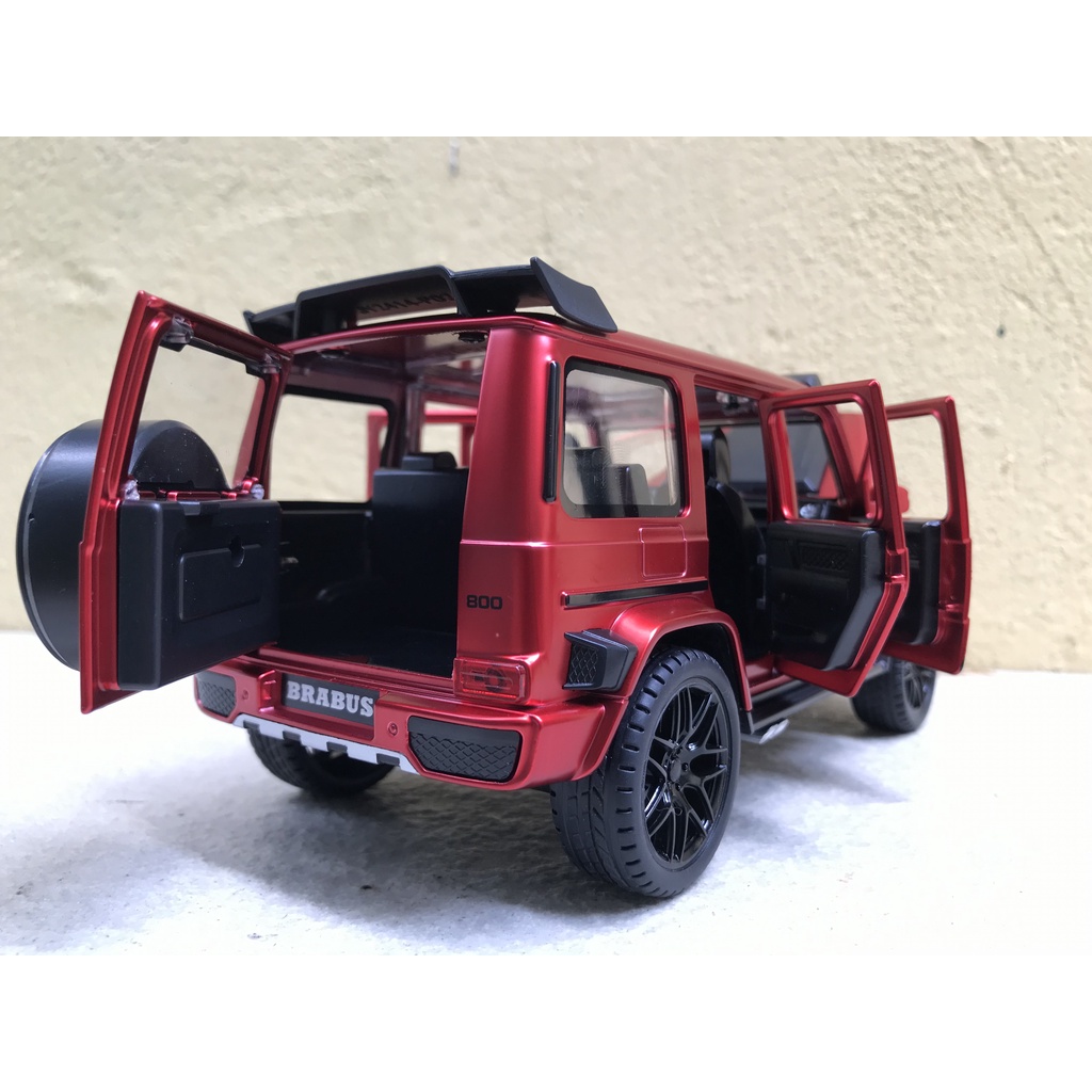 Mô hình xe Mercedes BRABUS G800 1:24