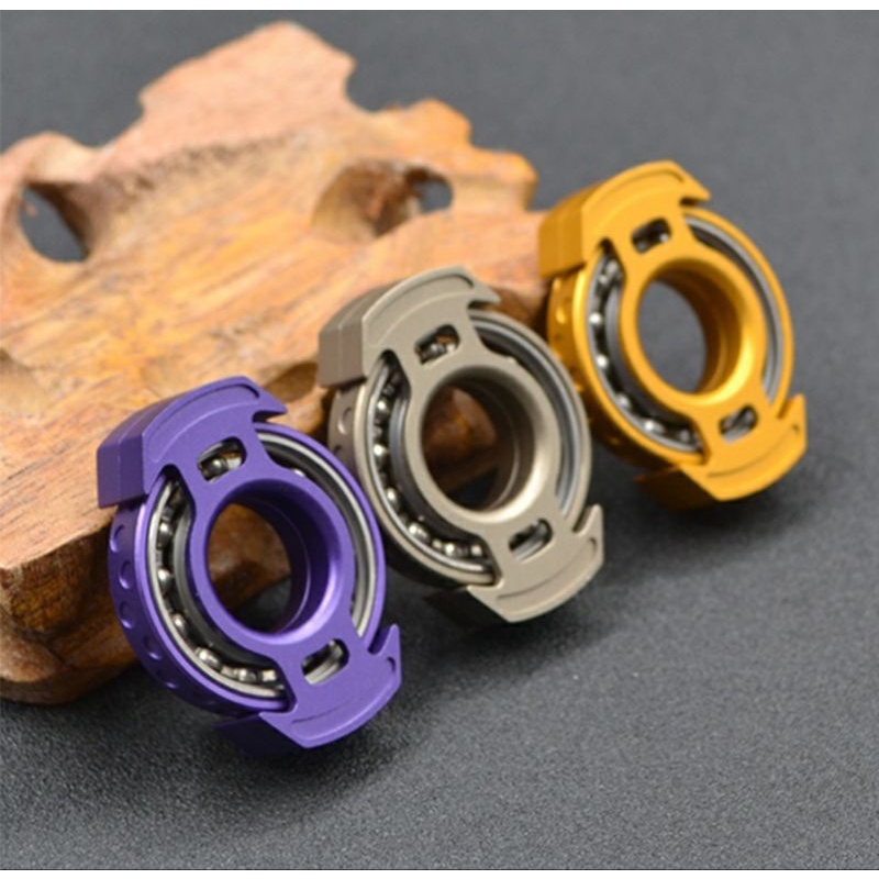 Spinner xỏ ngón hợp kim