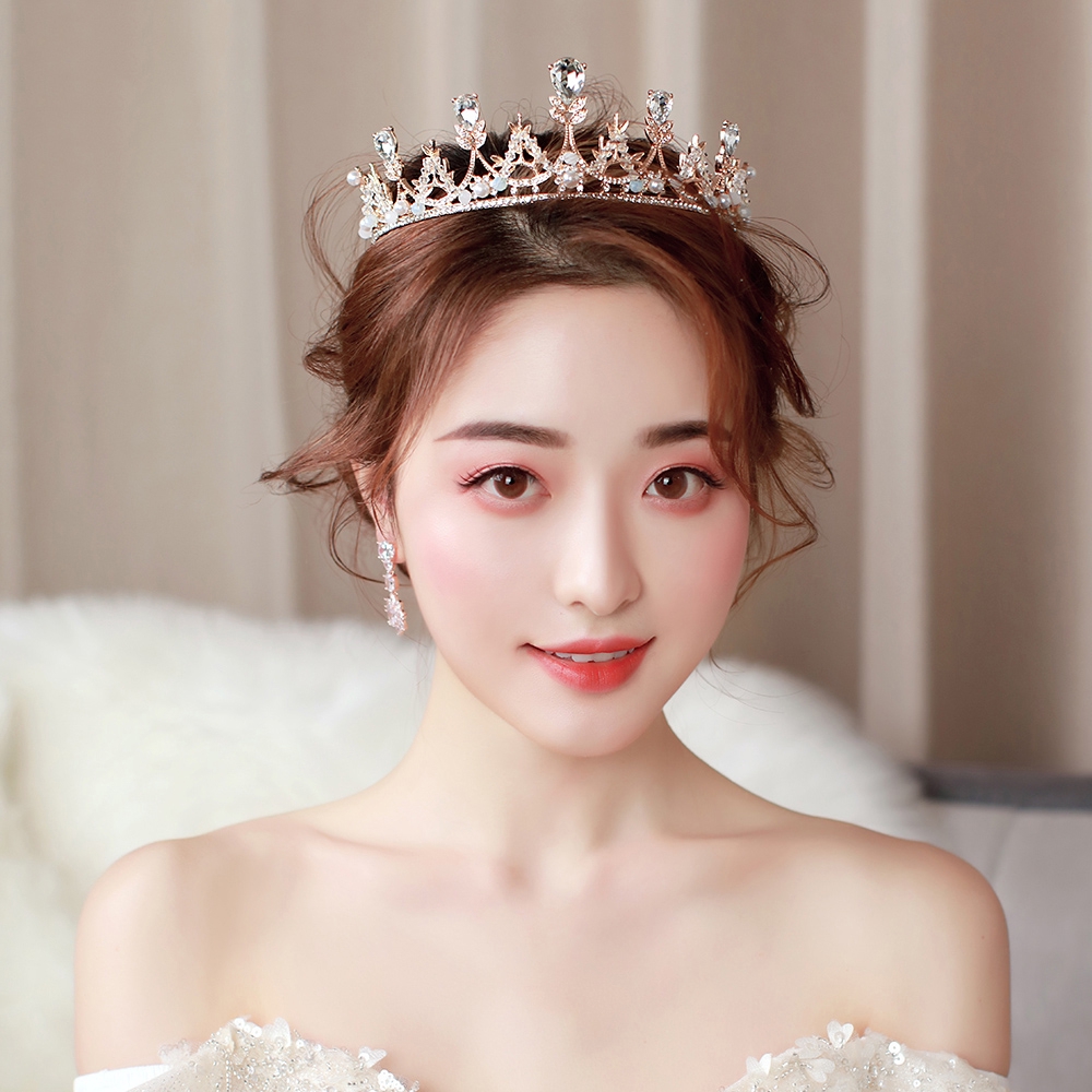 Vương miện đính đá giả và hạt ngọc trai thời trang sang trọng cho cô dâu