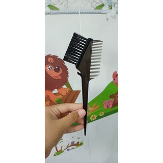 Lược nhuộm tóc màu đen loại rẻ