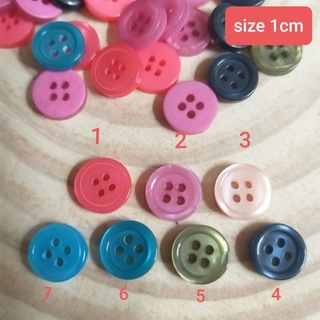 Hạt nhựa 4 lỗ , size 1cm