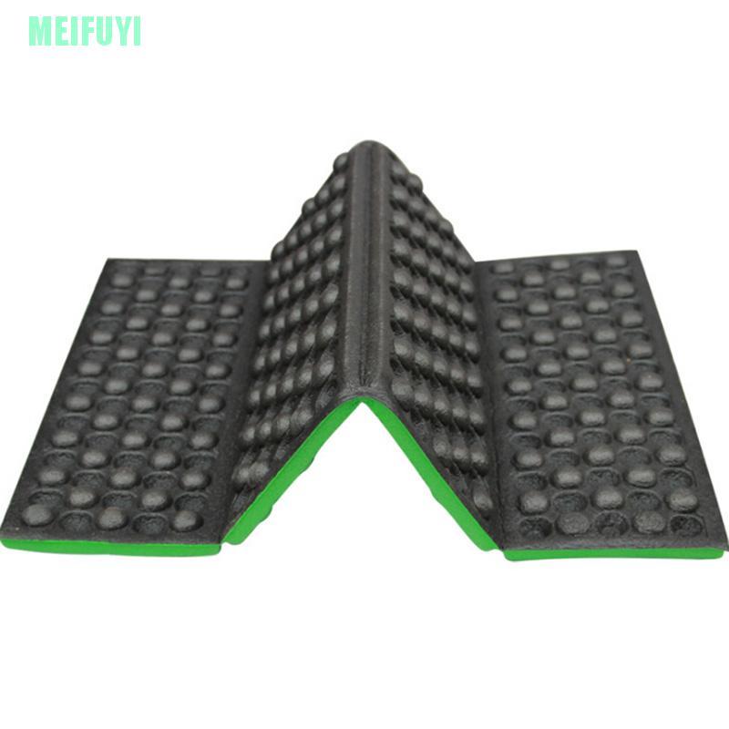 Tấm lót ngồi bằng nhựa có thể xếp gọn tiện dụng