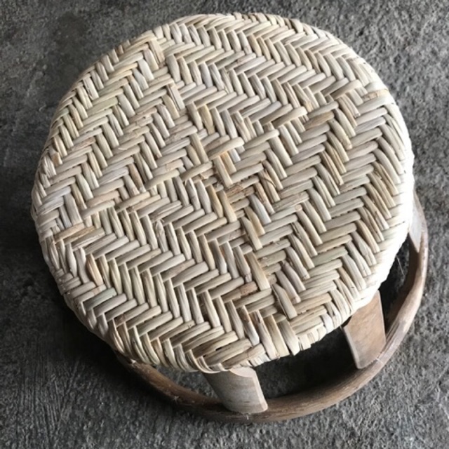 Ghế mây đan thủ công