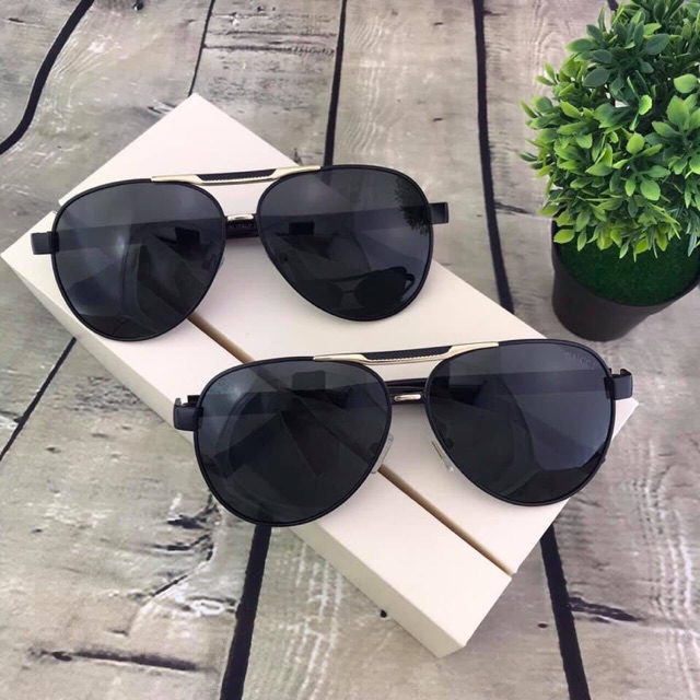 Kính nam Gucci phom ôm