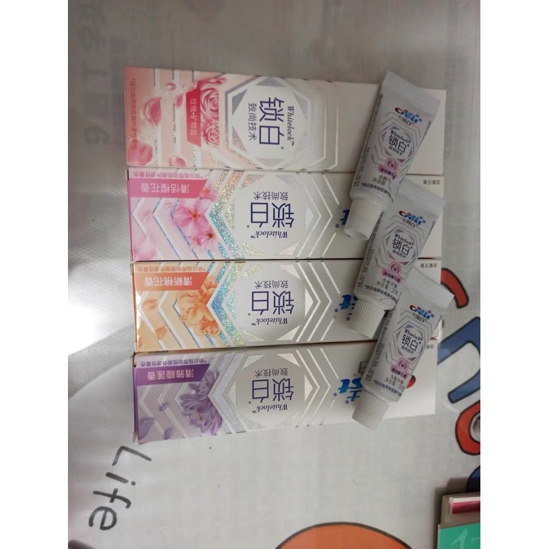 Kem đánh răng Crest 3D White Brilliance 116g bản TMAIL
