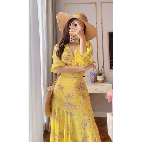 Set maxi đi biển hoa vàng, hoa xanh áo cổ v xoắn eo tay lỡ, chân váy xẻ tà chất liệu voan tơ | BigBuy360 - bigbuy360.vn