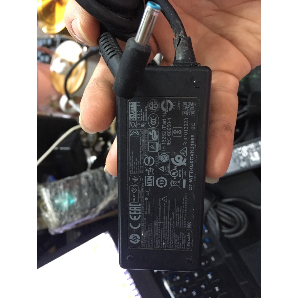 QUA SỬ DỤNG, XỊN  Nguồn Sạc điệp Laptop HP 45w 19.5v 2.31 2,31 1.58 A 1,58 chân kim to zxanh nhỏ Φ4.5 *3.0mm Pavilion