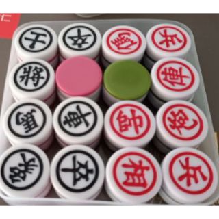 Quân cờ úp đài loan 2 màu xanh lá đỏ size 2.7cm ( tặng nắp up ngẫu nhiên )