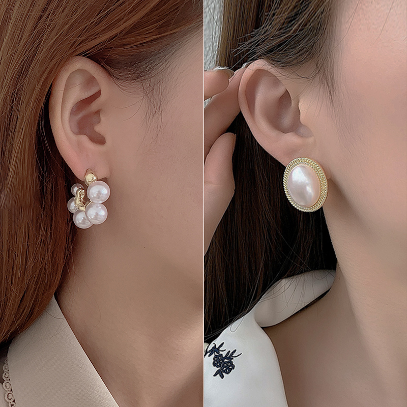 Korean pearl pendant earrings