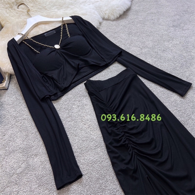 Set chân váy đen body kèm áo khoác croptop áo 2 dây phối xích