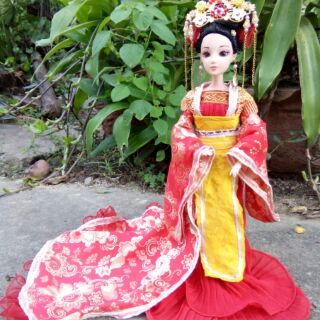 Búp bê cổ trang
