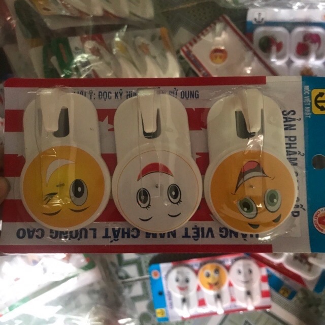 Móc dán tường có Đinh