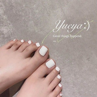 móng chân nhám trắng