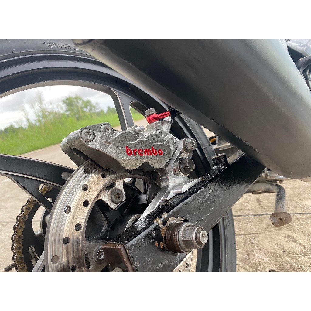 HEO DẦU SAU Brcmbe 4piston Kèm Pát CNC gắn Sau Ex135 Ex150 Ex155 Winner Raider Satria Sonic đi đĩa size 220mm