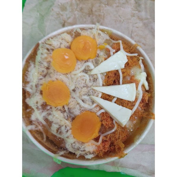 Bánh bông lan trứng muối chà bông gà và bò thơm ngon