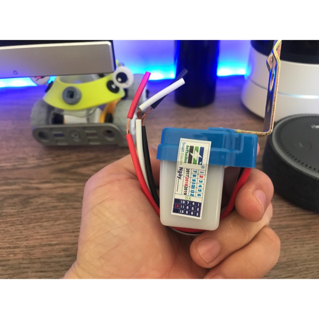 Công tắc cảm biến ánh sáng. Tự động bật đèn khi trời tối, tự động tắt khi trời sáng