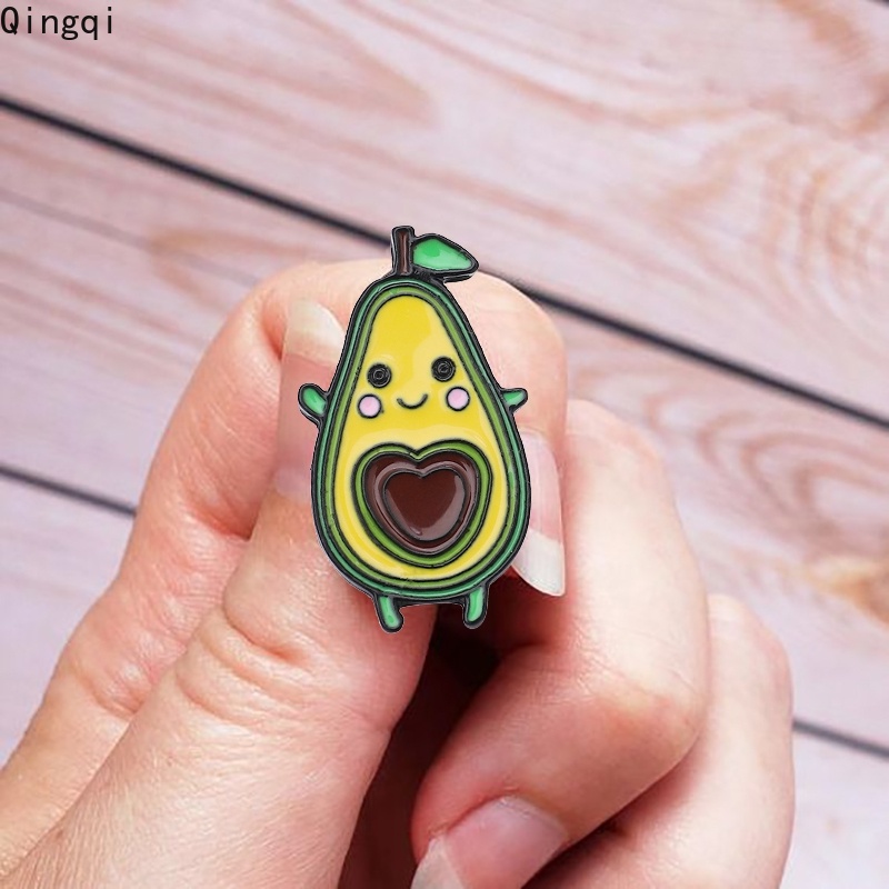 Ghim cài áo Miss Zoe hình quả bơ dễ thương