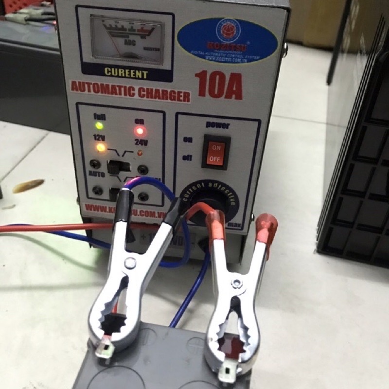 Bộ sạc ắc quy KOZITSU sạc 12v và 24v dòng 10A automatic changer