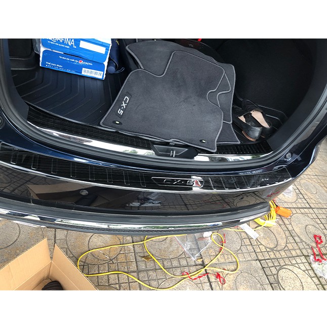 Chống trầy cốp xe Mazda CX5, đời 2018 2019 2020 2021 2022 Mẫu TITAN