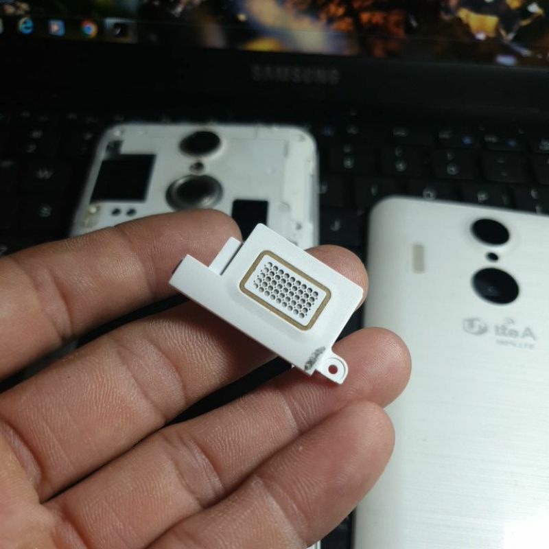 loa ngoài điện thoại sky A900