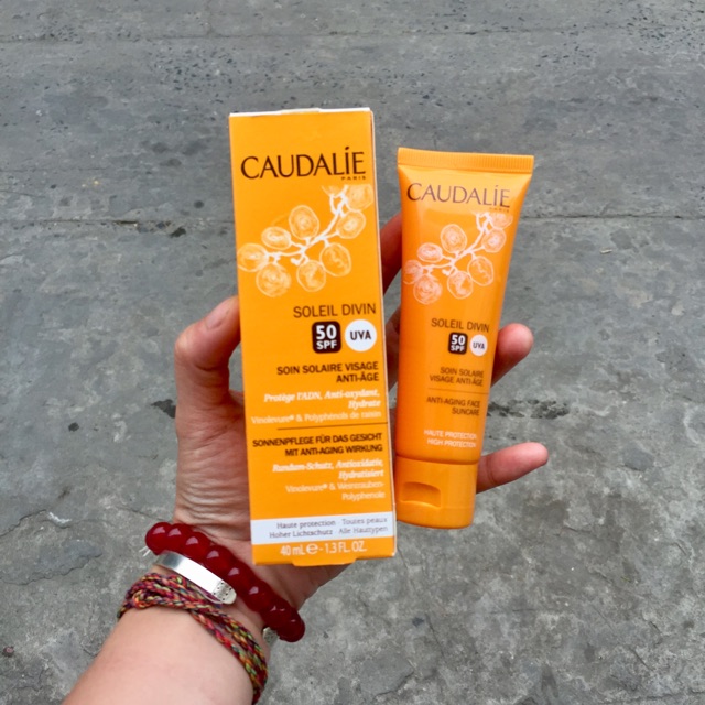 KEM CHỐNG NẮNG SOLEIL DIVINE CAUDALIE