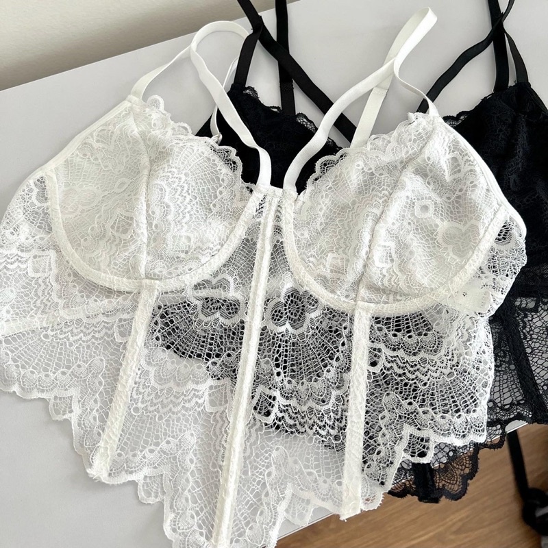 Áo croptop tay ngắn viền ren