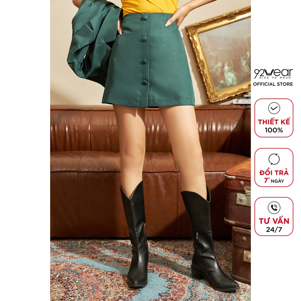 Chân váy ngắn dáng A khuy bọc 92WEAR thiết kế trẻ trung, dễ phối đồ JBW1138 | BigBuy360 - bigbuy360.vn