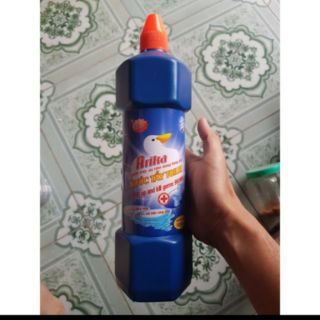 NƯỚC TẨY BỒN CẦU, NHÀ TẮM ARIKA 900ML