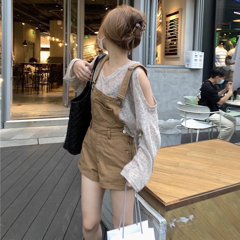 Quần bò yếm đùi màu be