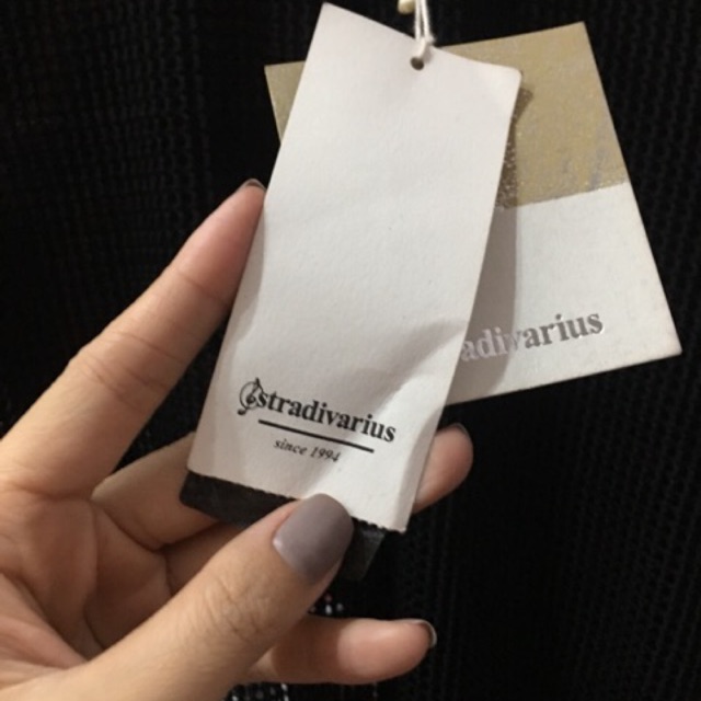 Áo lưới Stradivarius