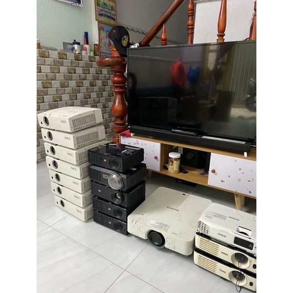 Máy chiếu dạy học/ văn phòng hoặc chiếu bóng đá quán chính hãng NEC MC301X