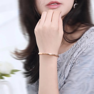 Vòng tay titan ko đen VT89