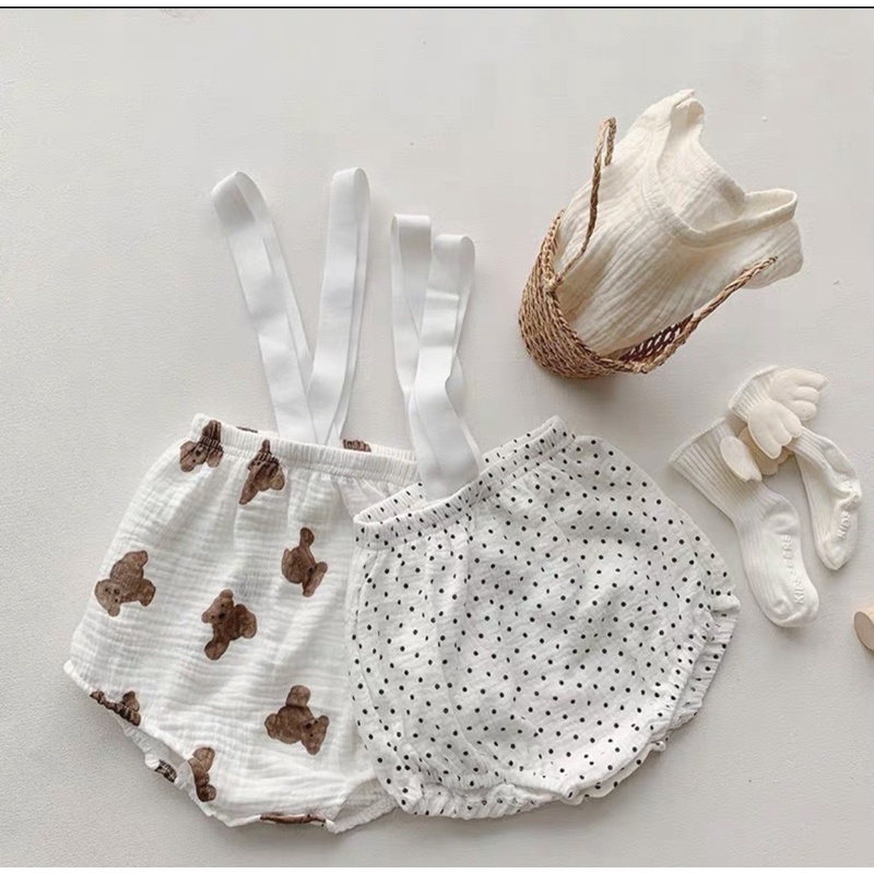 Yếm quần bí kèm áo xô muslin dây thun mềm mịn cho bé