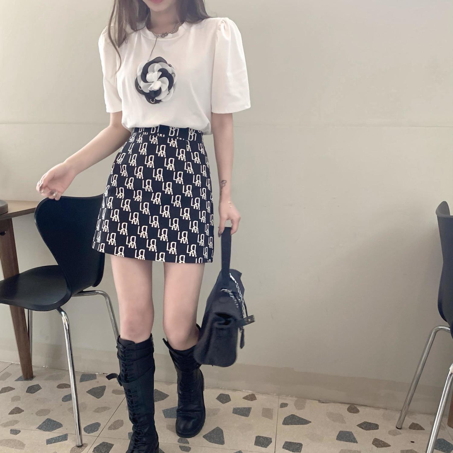 Chân Váy Ôm In Chữ Thời Trang Nữ Tính | BigBuy360 - bigbuy360.vn