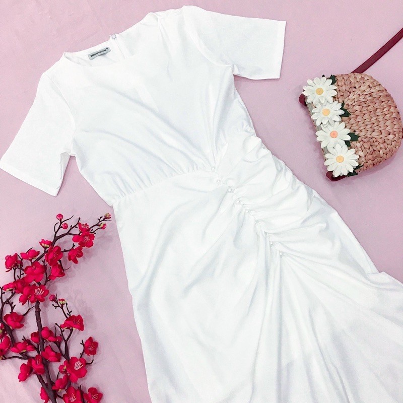 Đầm trắng cổ thuyền tùng nhúng (kèm hình thật)