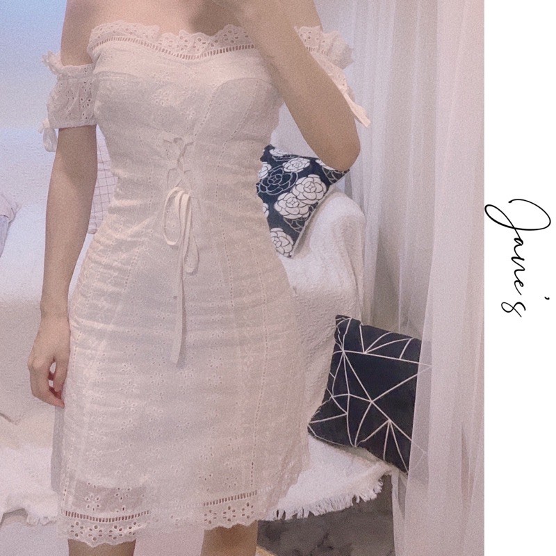 Jane’s Đầm trễ vai trắng hoa nhí cổ tích C38