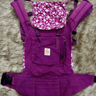 Địu trợ lực ergobaby của phương thuý 250