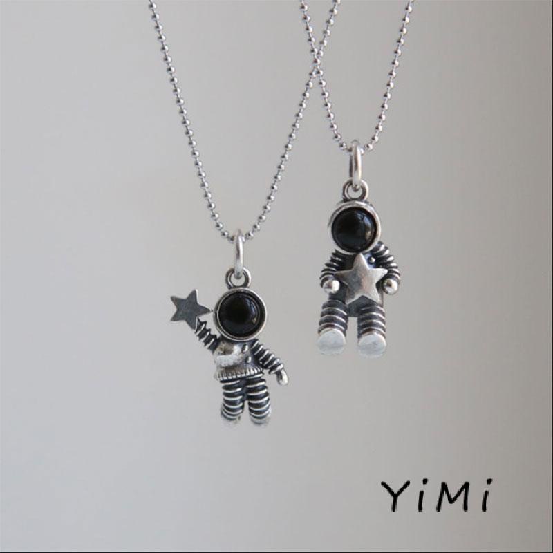 Vòng cổ thời trang phi hành gia
