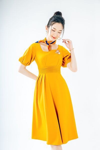 Váy cổ vuông nơ lệch