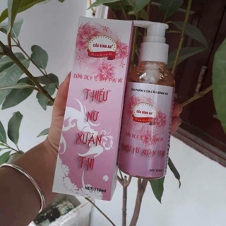 Dung dịch vệ sinh phụ nữ. Thiếu nữ xuân thì