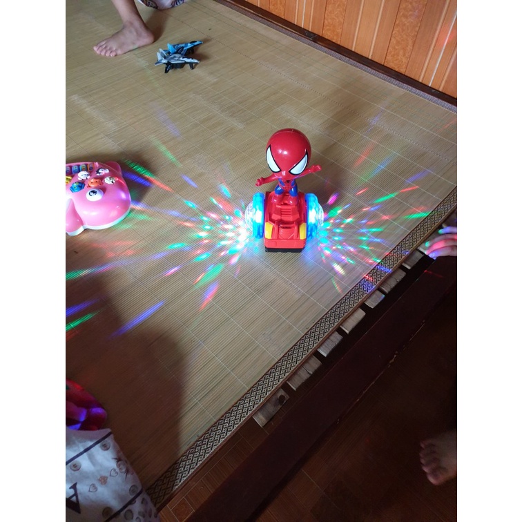 Xe Siêu nhân nhện thăng bằng quay 360 độ phát nhạc vui nhộn cho bé