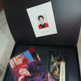 Wanna One Unseal