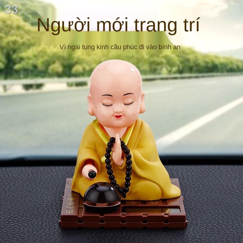 Bảng điều khiển trung tâm mới Trang trí ô tô bằng năng lượng mặt trời Lắc đầu búp bê Phụ kiện nội thất Nhà sư nhỏ X