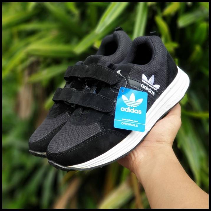 Giày Thể Thao Adidas Junior Boys (Import) Size 33-37