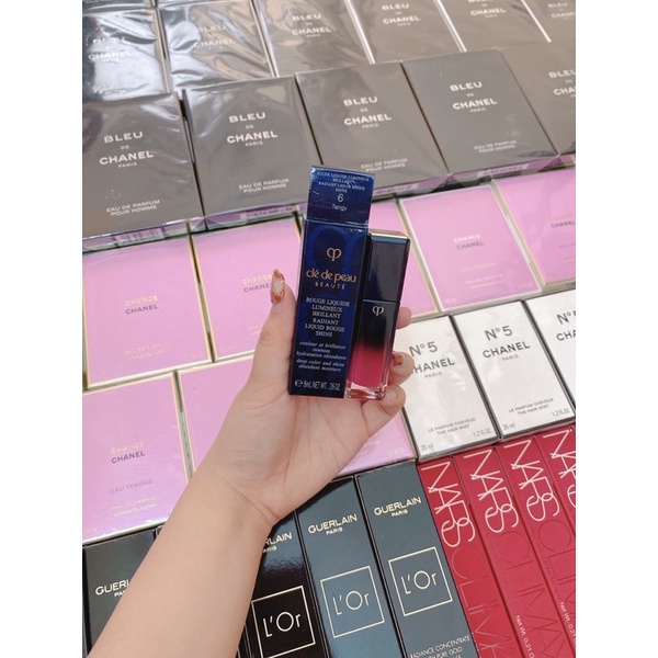 SON KEM RADIANT LIQUID ROUGE SHINE CLE DE PEAU 6 Tangy