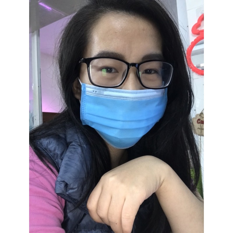 Khẩu trang y tế 4 lớp có logo dập nổi, kháng khuẩn người lớn hộp 50c giấy tờ cty( Kèm video cận chất) | BigBuy360 - bigbuy360.vn