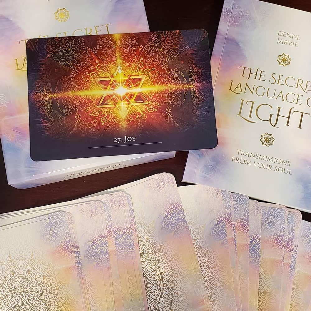 Bài Secret Language of Light Oracle (Guu Tarot Shop)