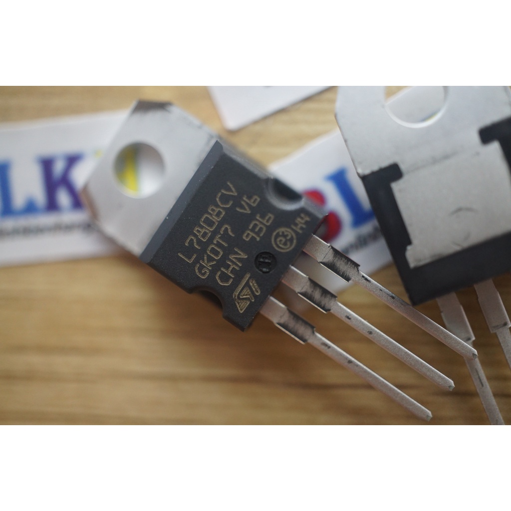 5 IC nguồn L7808CV 7808 TO-220 chính hãng STMicroelectronics