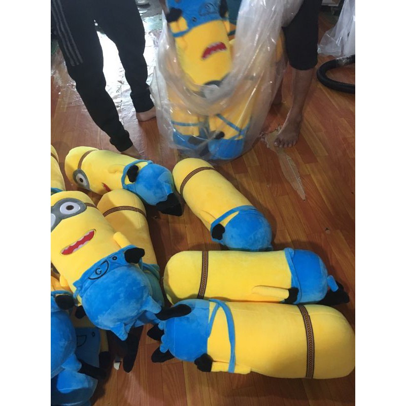 gối ôm hình minion dài 50cm