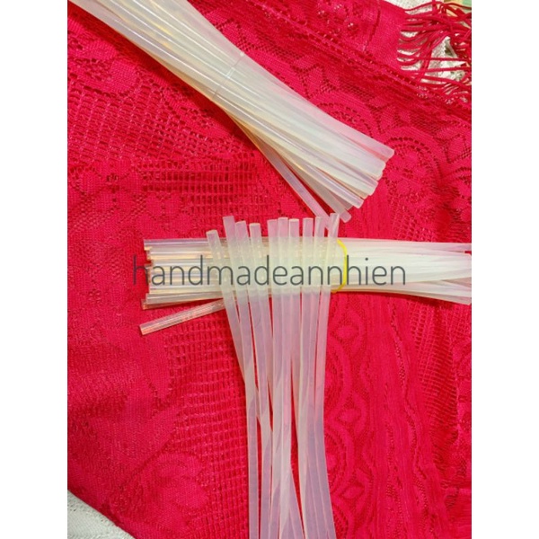 1 cây keo nến nhỏ 26.5 x 0.7cm / Keo silicon